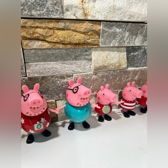 Lot of 9 Peppa Pig Figures - Picture 3 of 5